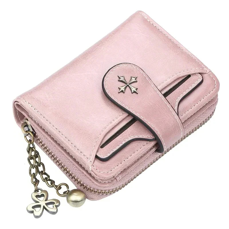 Élise – The Compact Wallet for Demanding Women