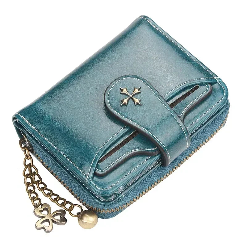 Élise – The Compact Wallet for Demanding Women
